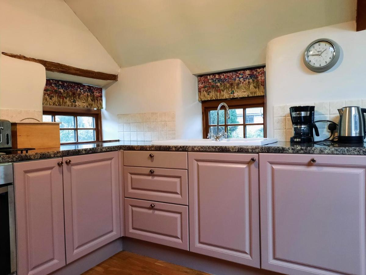 Cosy Barn On Rural Smallholding With Alpacas, Goats & Pigs Stithians Екстериор снимка